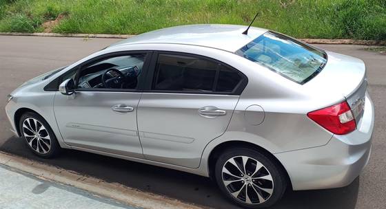 HONDA CIVIC 2.0 LXR 16V FLEX 4P AUTOMÁTICO